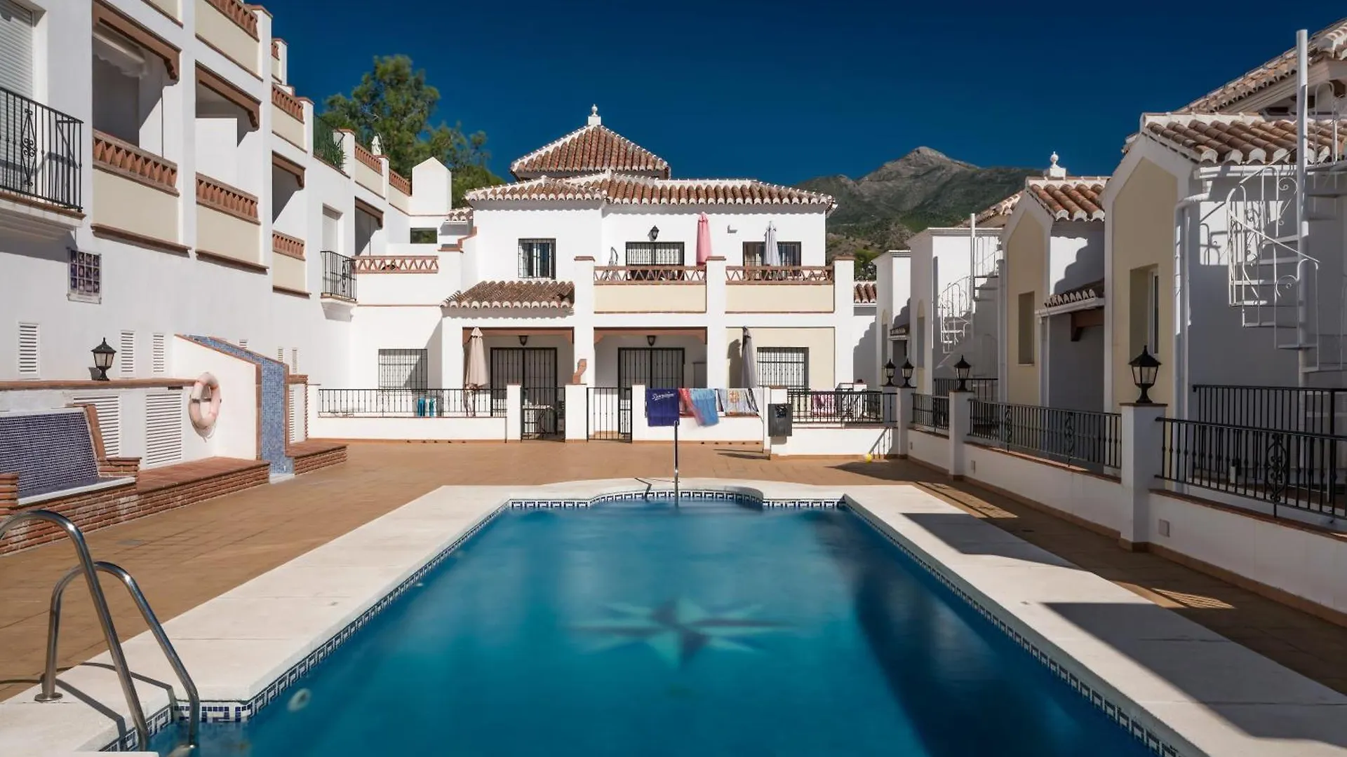 Apartamentos Chimenea Nerja