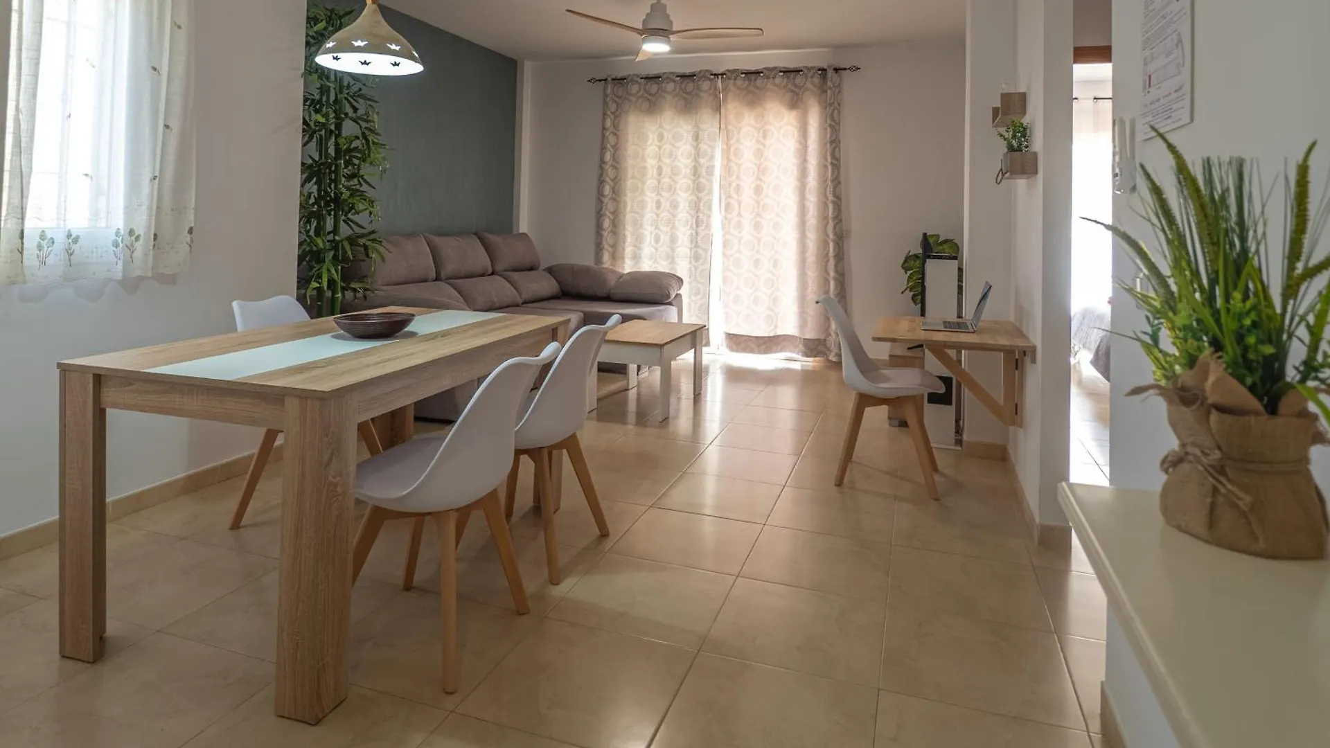 Apartamentos Chimenea Nerja 0*,  Espanha