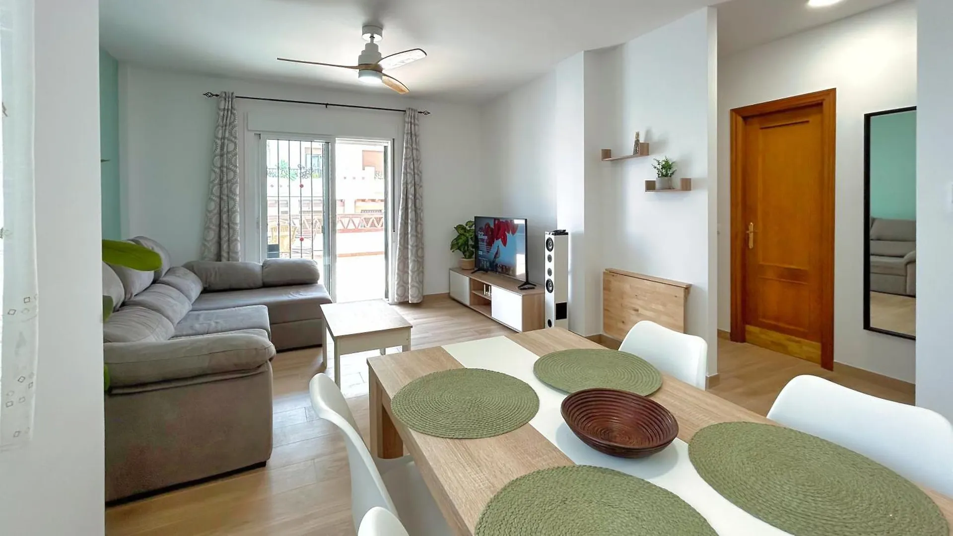 Apartamentos Chimenea Nerja Espanha