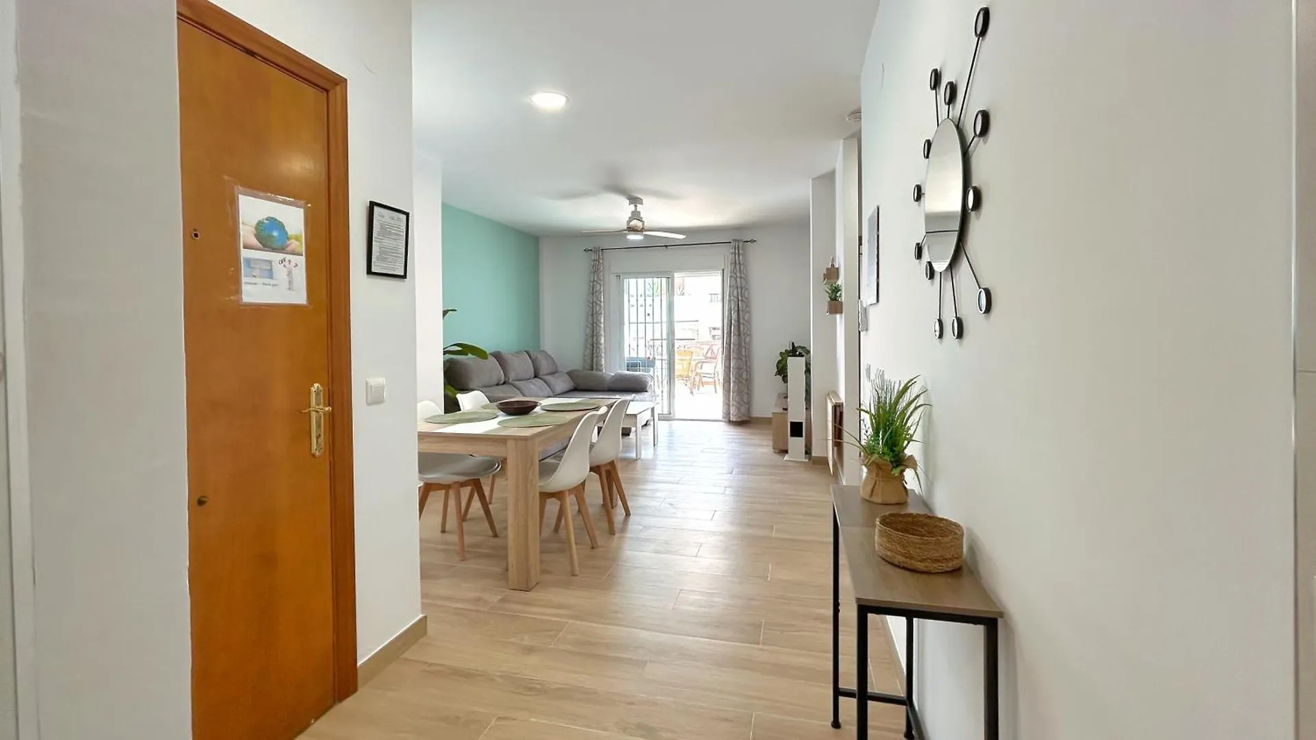 נרחה Apartamentos Chimenea ספרד